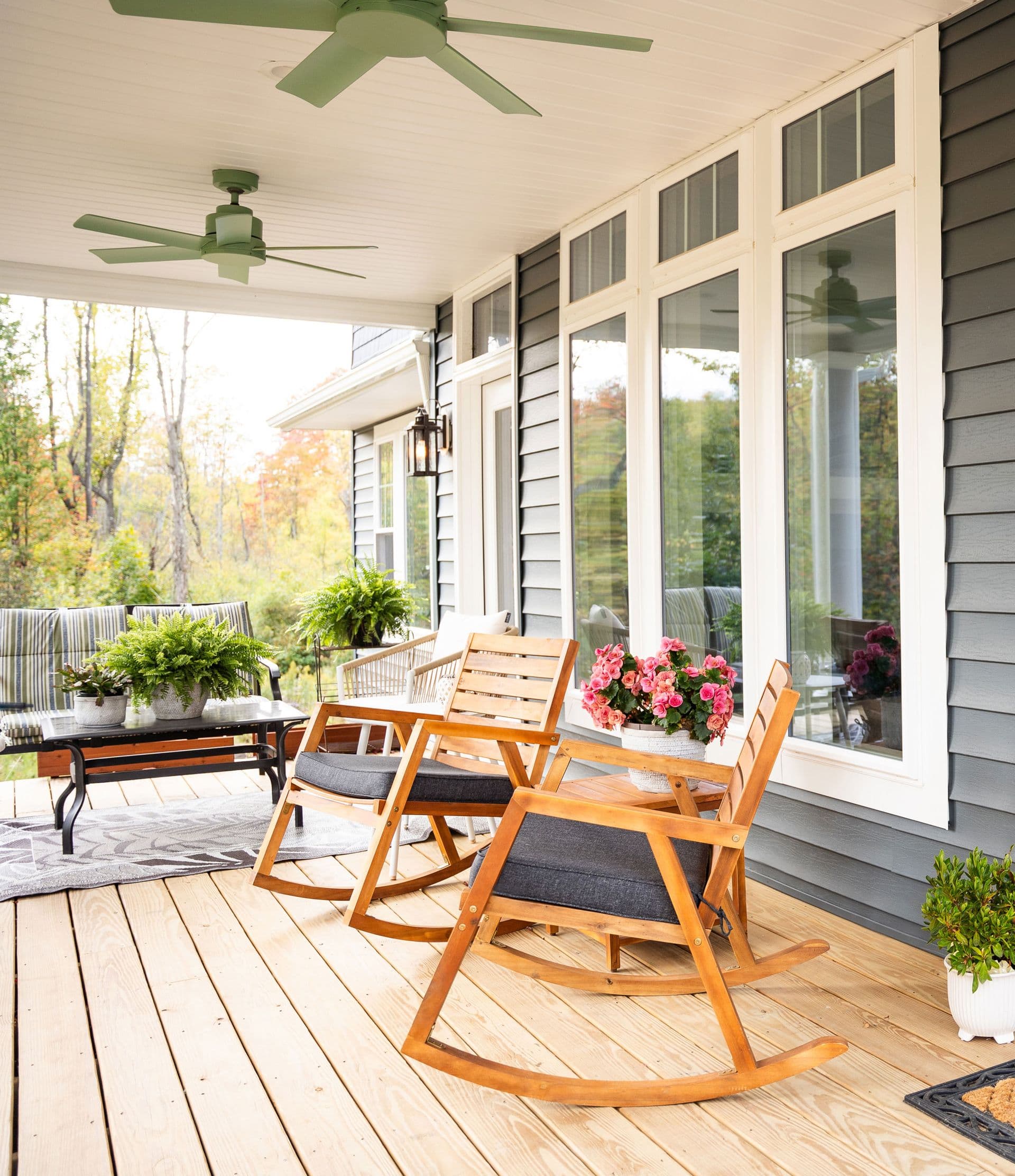 Aspect-Casement-Windows-in-White-with-Internal-Grids-_DSC2792edit.jpg