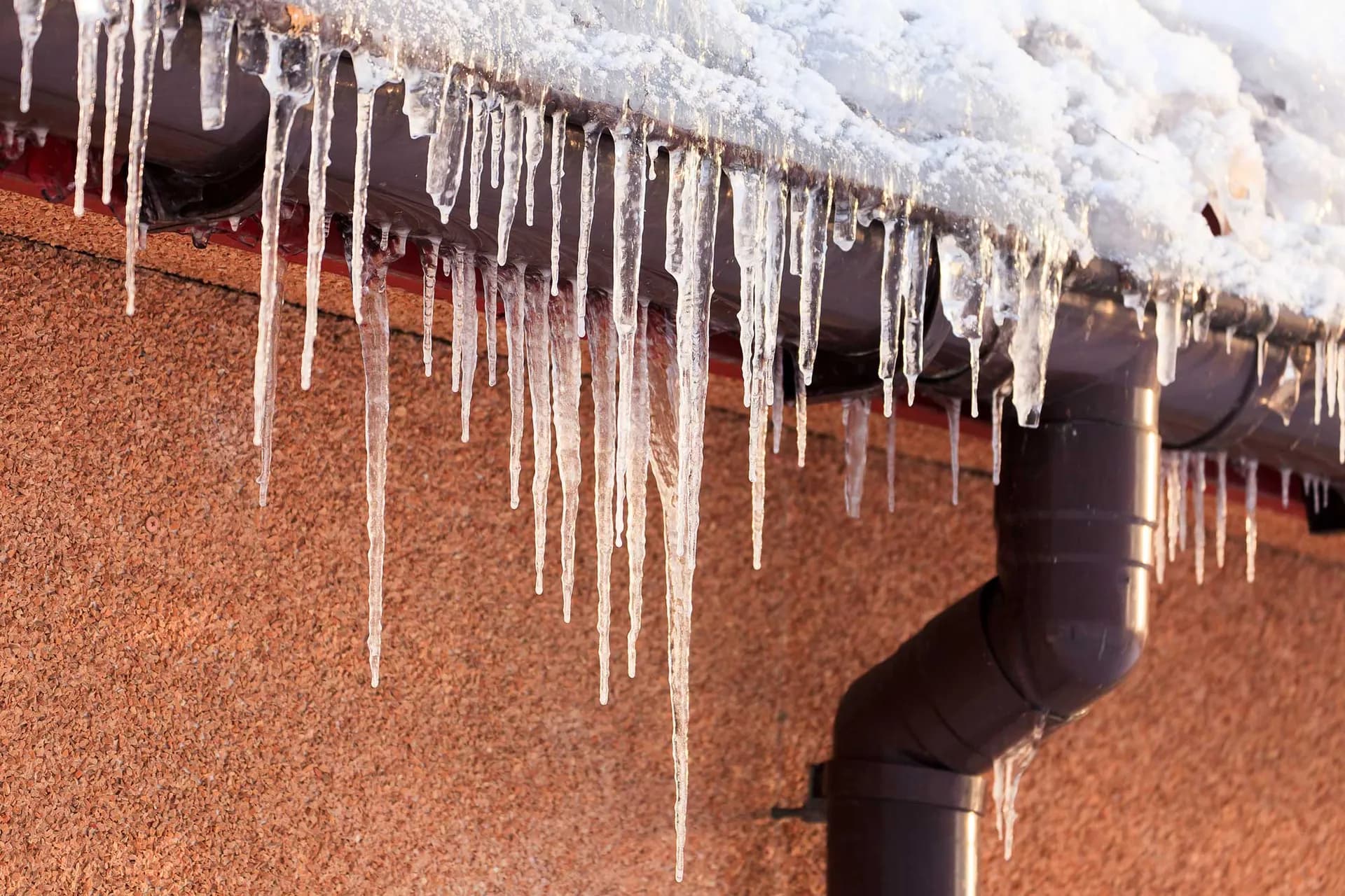 Ice-Dams-Cotton-Heights.webp